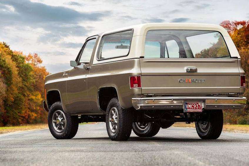 1977 Chevrolet K5 Blazer-E na SEMA: elektryczna niespodzianka pod maską