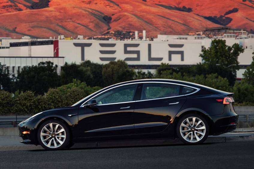 Ale kup rekomendację dla Tesli Model 3